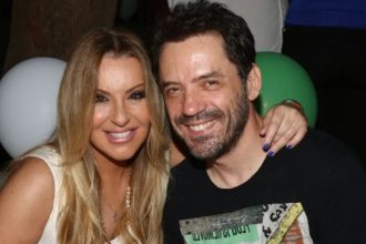 Ναταλία Γερμανού για Θάνο Καλλίρη: Έμπαινα στις επαφές του και έβλεπα «Σουζάνα, κόκκινο κολάν»