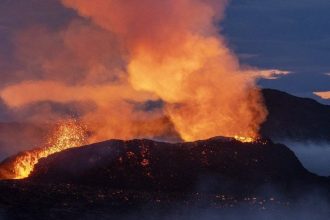 Συναγερμός για την Ισλανδία για το ενδεχόμενο ισχυρής ηφαιστειακής έκρηξης - 900 σεισμικές δονήσεις - "Ανοιξε" η γη ΦΩΤΟ