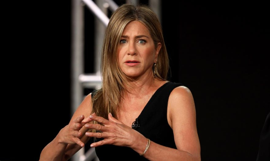 Τζένιφερ Άνιστον: Σε κακή ψυχολογική κατάσταση μετά τον θάνατο του Μάθιου Πέρι