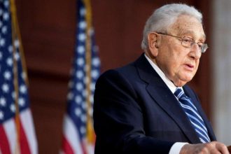 Χένρι Κίσινγκερ: Ο αμφιλεγόμενος διπλωμάτης που επηρέασε την εξωτερική πολιτική των ΗΠΑ για δεκαετίες