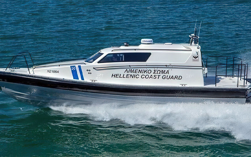 Συνελήφθη 37χρονος αλλοδαπός μετά την αποβίβαση 41 μεταναστών από θαλαμηγό στη Βραυρώνα