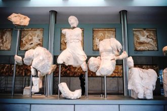 Guardian: «Επιστρέψτε τα Γλυπτά του Παρθενώνα, είναι για τους Έλληνες το Διαμάντι του Στέμματος»