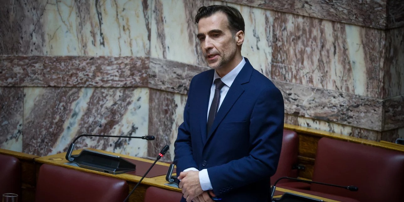 Πλεύση Ελευθερίας: Δεν παραδίδει την έδρα του ο Χουρδάκης