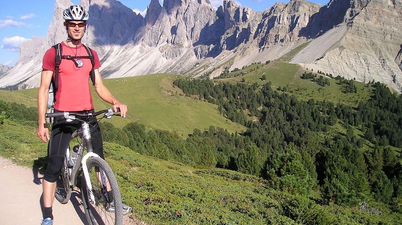 Πανεπιστήμιο Θεσσαλίας: Το «έξυπνο» κράνος για ποδήλατα «όπλο» απέναντι στην κλιματική κρίση