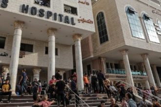 Ο ισραηλινός στρατός επιβεβαιώνει ότι ο διευθυντής του νοσοκομείου αλ Σίφα κρατείται για ανάκριση