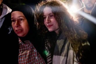 Αχέντ Ταμίμι: Ελεύθερη η Παλαιστίνια ακτιβίστρια με τη συμφωνία Ισραήλ- Χαμάς