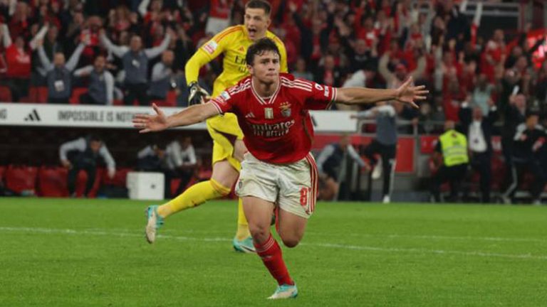 Από την κόλαση στον παράδεισο με δύο γκολ στις καθυστερήσεις η Μπενφίκα