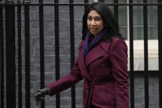 Βρετανία: Ο Ρίσι Σούνακ καρατόμησε την υπουργό Εσωτερικών Σουέλα Μπράβερμαν