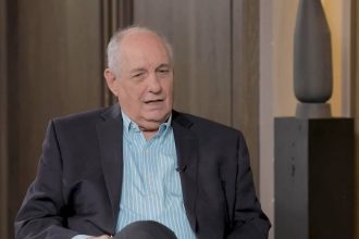 Τέρενς Κούικ για Κασσελάκη: Όχι ρε φίλε δεν γίνονται έτσι τα πράγματα - Μην μου το κάνεις αμερικανιά