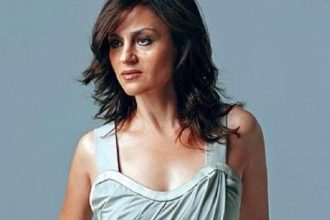 Καρυοφυλλιά Καραμπέτη: Ο σεξισμός είναι διάχυτος, το βλέπουμε στα σχόλια και τα κουτσομπολιά