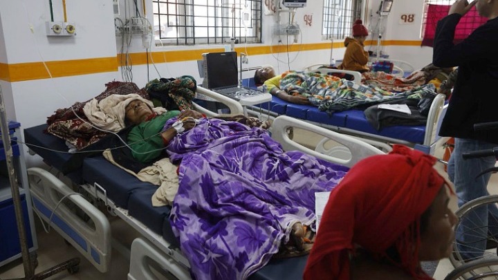 Ξεπέρασαν τους 143 οι νεκροί από τον ισχυρό σεισμό στο Νεπάλ