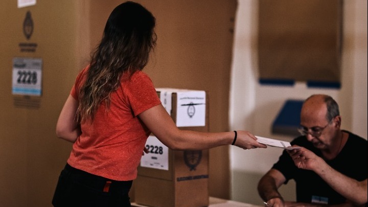 Αργεντινή: Στις κάλπες για τον β' γύρο των προεδρικών εκλογών