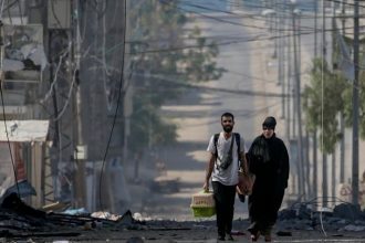 Το Ισραήλ αναμένει να απελευθερωθούν αύριο οι πρώτοι όμηροι από τη Γάζα