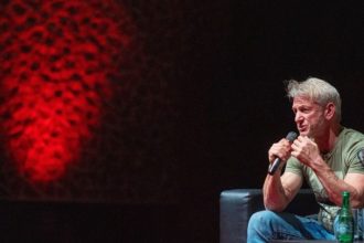 O Σον Πεν μιλάει για πρώτη φορά για τον θάνατο του Μάθιου Πέρι