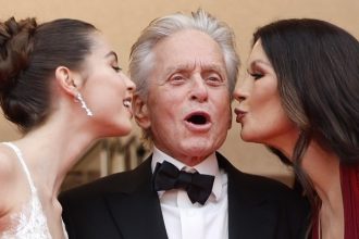 Ο Μάικλ Ντάγκλας τιμήθηκε στο 54ο Διεθνές Φεστιβάλ Κινηματογράφου στην Ινδία