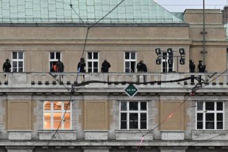 Νεκροί και τραυματίες από πυροβολισμούς στο πανεπιστήμιο της Πράγας - Εξουδετερώθηκε ο φοιτητής δράστης (ΝΕΟΤΕΡΑ)