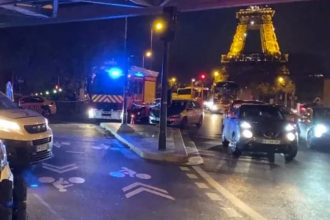 Παρίσι: Επίθεση στο κέντρο της πόλης με έναν νεκρό – Ο δράστης φώναζε «Αλλαχού Άκμπαρ»