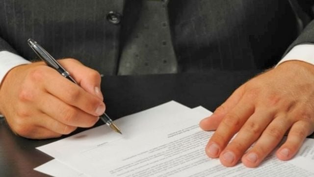 Διορίζονται 375 συμβολαιογράφοι