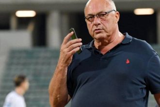 Αχιλλέας Μπέος για Έλενα Παπαρίζου: «Φτηνή δικαιολογία, αυτή θα χάσει, έχει τελειώσει για μένα»