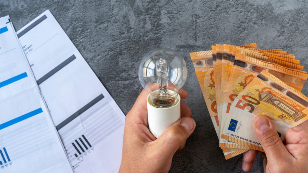 Hλεκτρικό ρεύμα: Στα φετινά επίπεδα οι τιμές στις αρχές του 2024 - Πώς διαμορφώνονται τα τιμολόγια - Οι 4 κατηγορίες