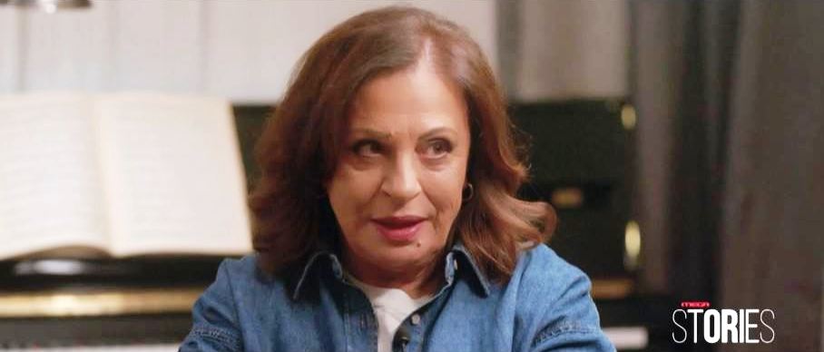 Χάρις Αλεξίου: Τα δύσκολα και φτωχικά παιδικά χρόνια, η μητέρα που «έφυγε» νωρίς και η ανατροφή του αδελφού της