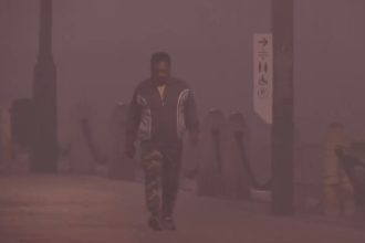 Ινδία: Η πυκνή ομίχλη διακόπτει τις πτήσεις και τα τρένα στο Νέο Δελχί