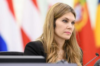 Άννα Φλωρινιώτη για Νίκο Φλωρινιώτη: «Ο καρκίνος του πήγε στα μηνίγγια»