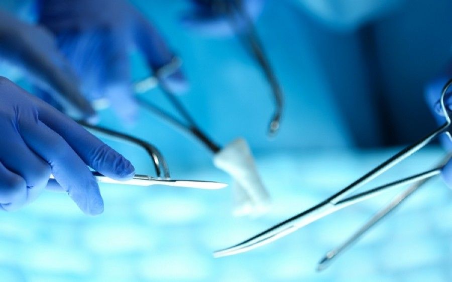 Αντιμετωπίστηκε η εγκεφαλική αιμορραγία του 14χρονου που κατέρρευσε ενώ έλεγε τα κάλαντα - Παραμένει διασωληνωμένος