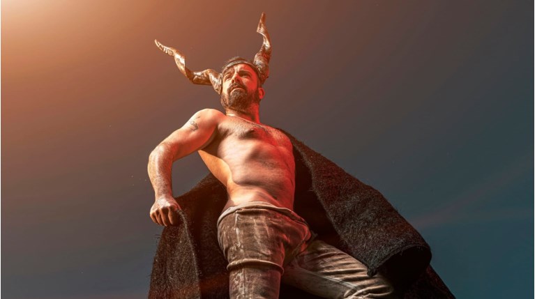 Οι σέξι αγρότες από τα Φάρσαλα επιστρέφουν με νέο ημερολόγιο για το 2024