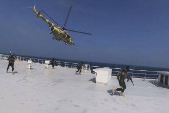 Επείγον σήμα σε ελληνικά πλοία που κινούνται στην Ερυθρά Θάλασσα λόγω των Χούθι