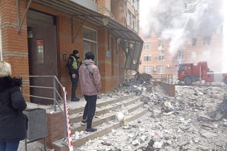 Ουκρανία - Νέο μπαράζ αιματηρών ρωσικών επιθέσεων: Τρόμος για τους κατοίκους - Θλιβερός ο απολογισμός της διετίας