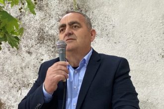 Μπελέρης: Μαριονέτα ο δήμαρχος που «παραιτήθηκε» - Αντιδημοκρατική η όποια προσπάθεια Ράμα να «φυτέψει» κάποιον εκλεκτό του
