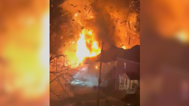 ΗΠΑ: Τεράστια έκρηξη σε σπίτι στη Βιρτζίνια στη διάρκεια αστυνομικής έρευνας – ΒΙΝΤΕΟ