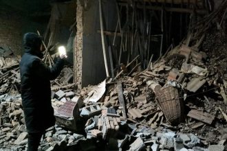 Κίνα: Στους 148 αυξήθηκαν οι νεκροί από τα 6,2 Ρίχτερ