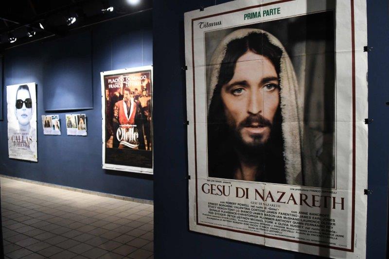 Ξεκίνησε στα Παλαιά Σφαγεία η έκθεση με αφίσες του Φράνκο Τζεφιρέλι - ΦΩΤΟ