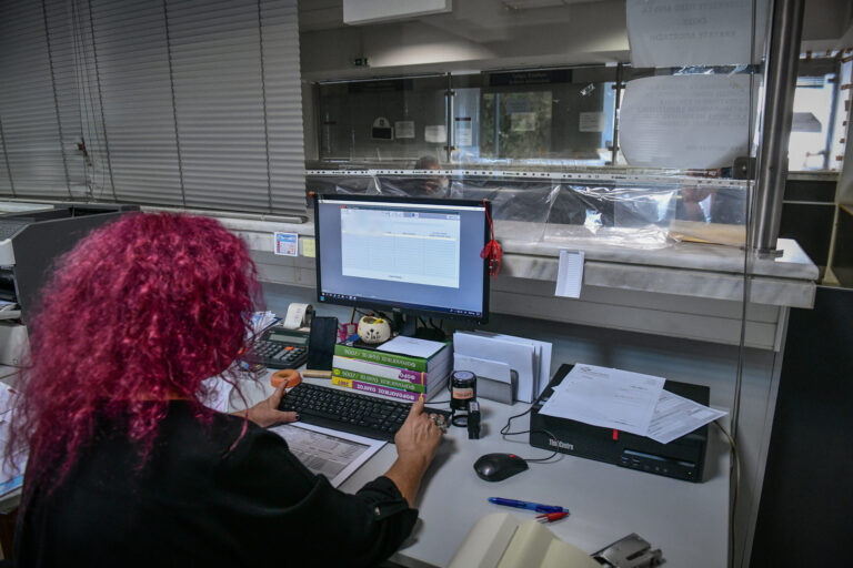 Εφορία: Φρέσκα «φέσια» 5,7 δισ. ευρώ στο 10μηνο