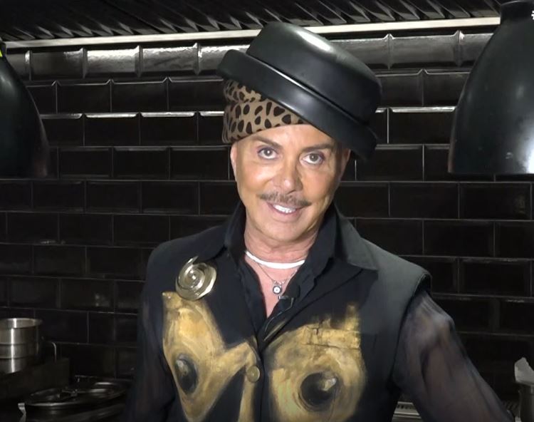 Λάκης Γαβαλάς: Τα Χριστούγεννα στη φυλακή και η σχέση με τις αδερφές του