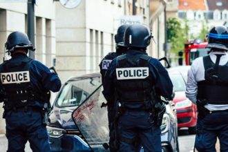 Φρίκη στη Γαλλία από το πενταπλό φονικό - Mε βαρύ ιστορικό βίας ο δράστης