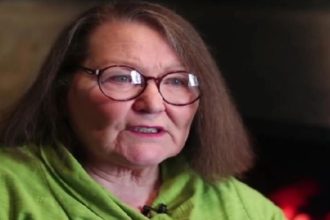 Μέντιουμ «διαβάζει» τα σπαράγγια και «βλέπει» το μέλλον: Αυτές είναι οι προβλέψεις του για το 2024