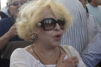 Τα δύσκολα παιδικά χρόνια της Καίτης Γκρέυ – Πώς έμαθε ότι είναι υιοθετημένη