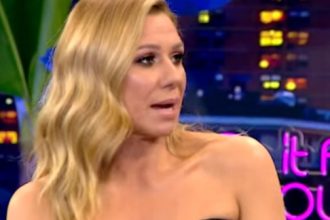 Καραβάτου: “Στην Αέλια οι συμμαθητές της λένε πράγματα που διαβάζουν για μένα”