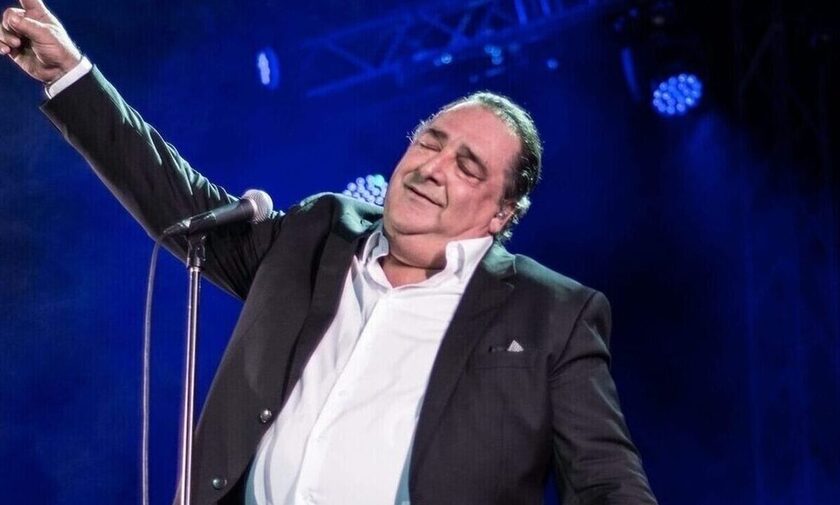 Βασίλης Καρράς: Το τελευταίο τραγούδι που έγραψε στην Εντατική και θα ερμηνεύσει ο Μακρόπουλος