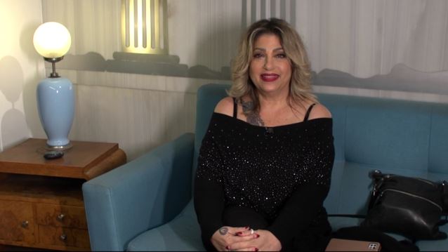 Τζούλι Μασίνο: «Άρχισα τα ναρκωτικά πάρα πολύ νωρίς, νόμιζα ότι ήταν κουλ»