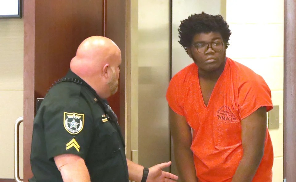 Μαθητής ξυλοκόπησε άγρια καθηγήτρια του - Κινδυνεύει με 30 χρόνια φυλάκιση