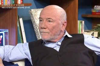 Μένιος Σακελλαρόπουλος: «Ο πατέρας μου δεν πείστηκε για μένα – Είναι ένα αγκαθάκι»