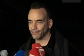 Πάνος Μουζουράκης: «Έχω αρχίσει να σκέφτομαι μην πω καμιά βλακεία και ακολουθεί για πάντα την κόρη μου»