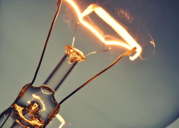 Κοινωνικό τιμολόγιο: Ξεχωριστή έκπτωση στον λογαριασμό ρεύματος