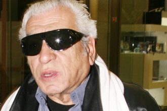 Ξέσπασε ο Τάσος Μπουγάς στην πίστα όταν θαυμάστρια του έπιασε τα οπίσθια