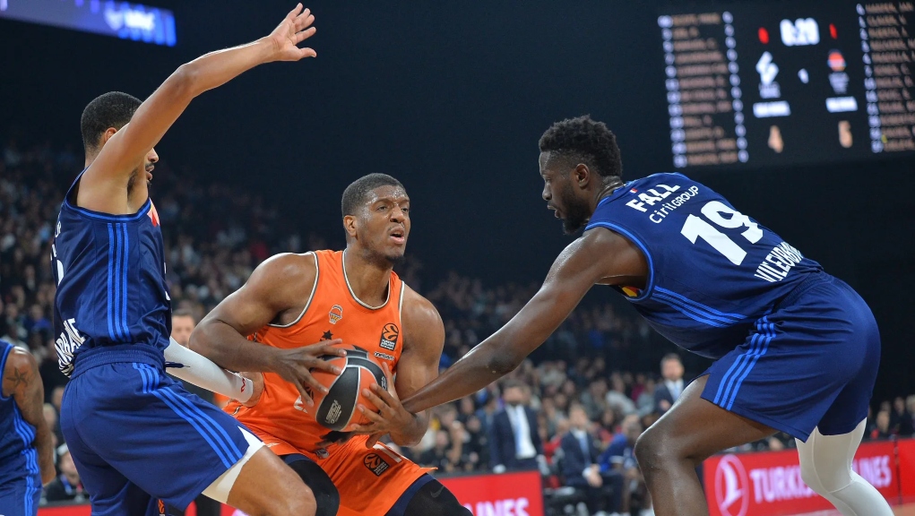 “Χτίζει” το σερί της η Βαλένθια