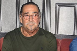 Νίκος Ζωιδάκης: Ξέσπασε για τη φωτογραφία του Βασίλη Καρρά από το νοσοκομείο – «Είναι απαράδεκτο αυτό που έγινε»